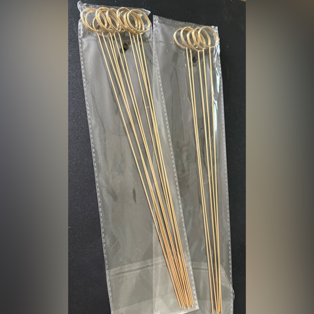 15 Brand New gold metal wire picks to hold photos/place cards/memos/notecards